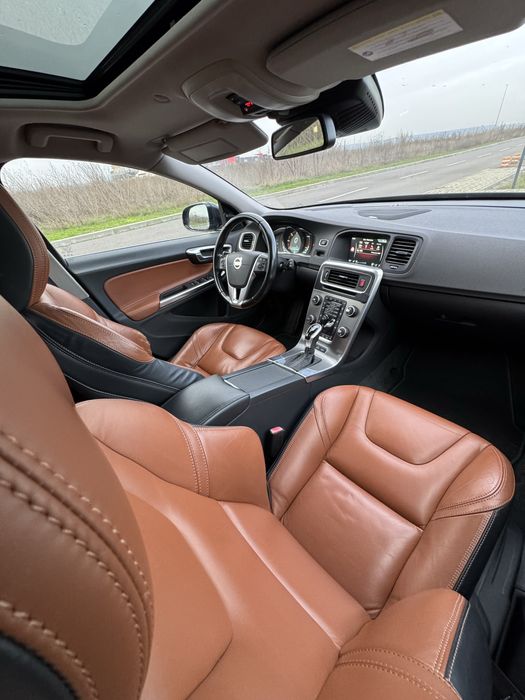 Volvo V60 D6 4x4, 2.4 diesel/Plug-in Hybrid, Automat