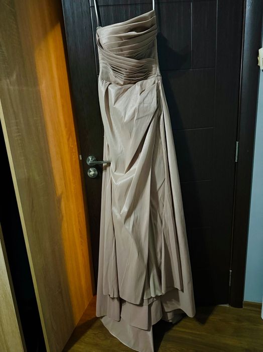 Официална рокля - шампанско / пепел от рози