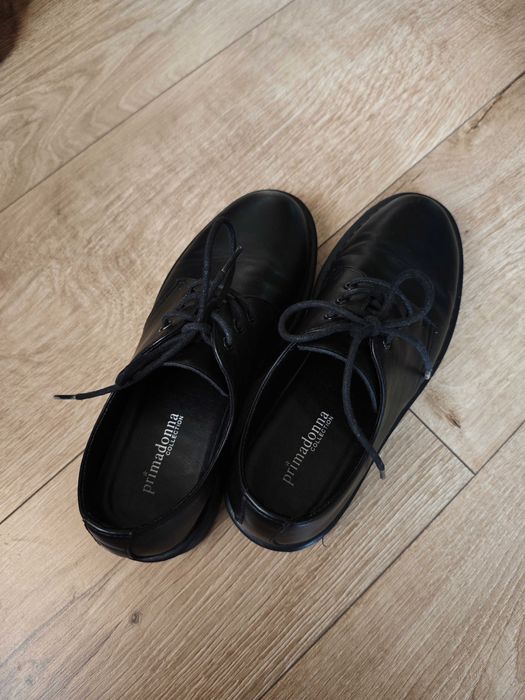 Черни кожени обувки