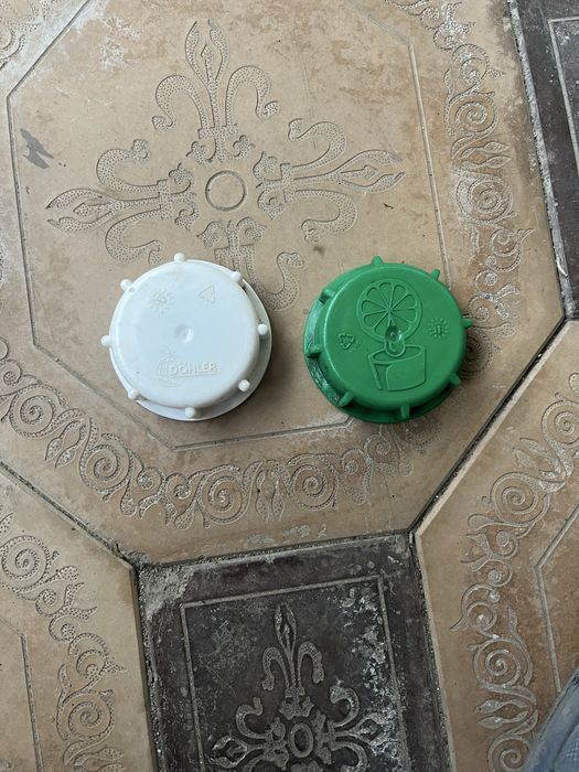 Крышки от канистры 50 тг