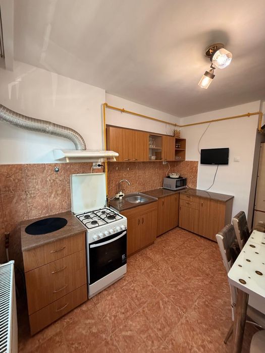 Inchiriez garsoniera zona Hermes