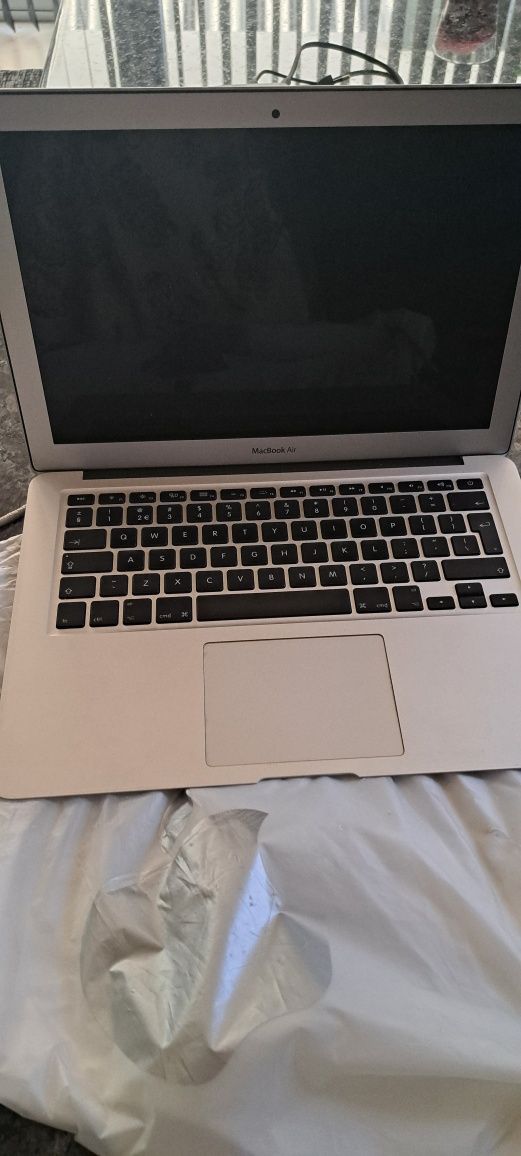 Macbook air 13inch