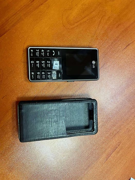 Телефон LG KG320