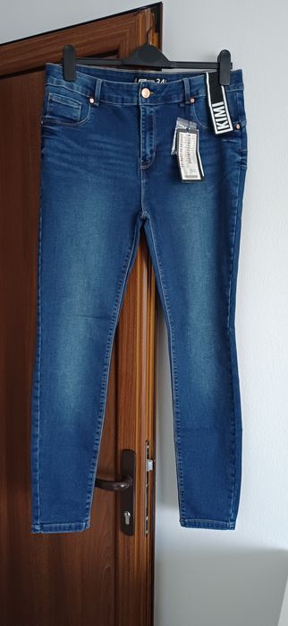 Blugi noi skinny