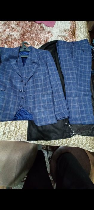 Продам новый мужской костюм брендовый.