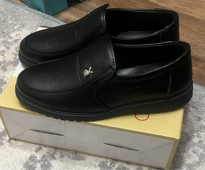 Продаются мужские туфли