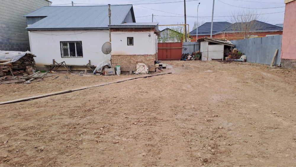 Т. Жүргенов 45 А продается дом. Үй центрде орналасқан. Бөлме саны: 4