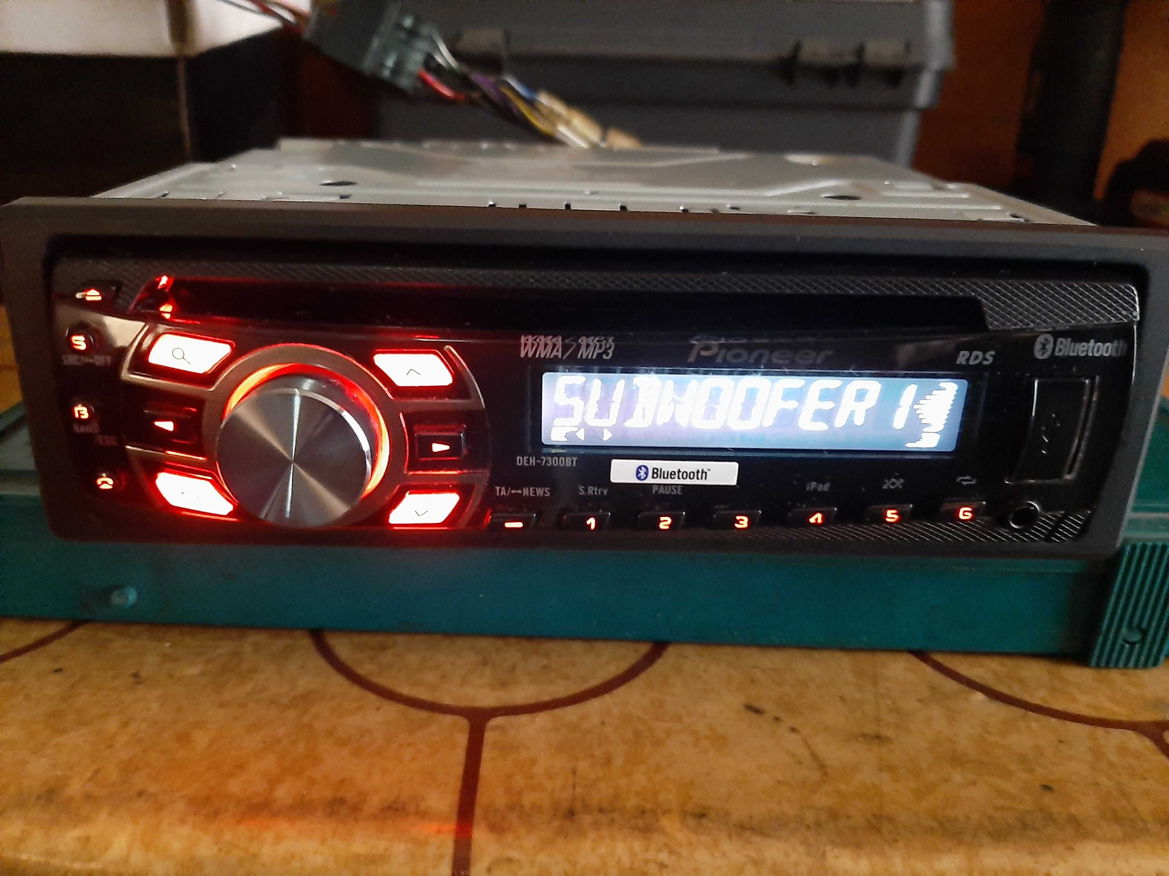 Pioneer deh 7300bt -неразличим от нов