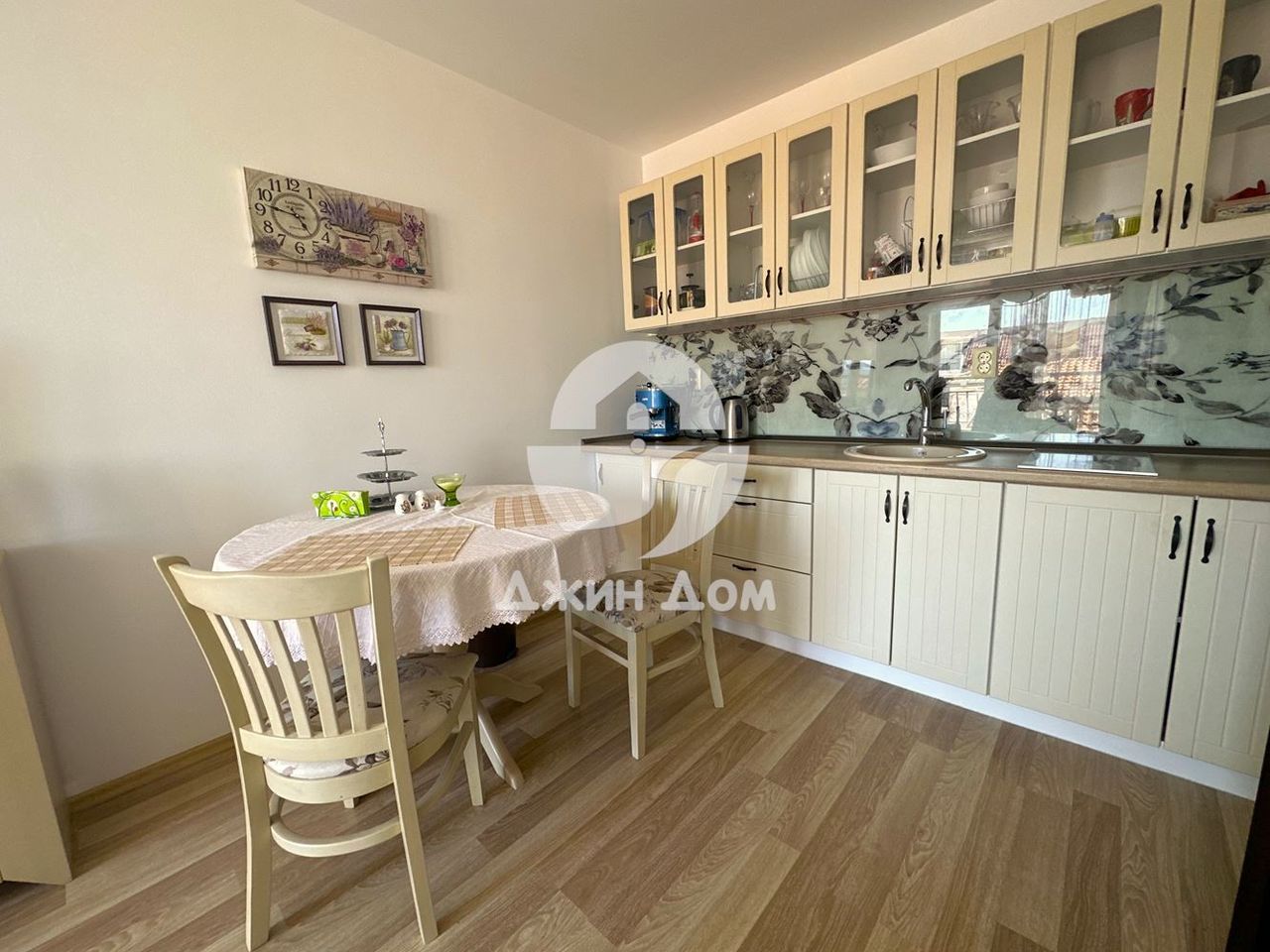 Продава се Тристаен апартамент в Свети Влас - 75 кв.м за 1600 €/кв.м - Снимка #1