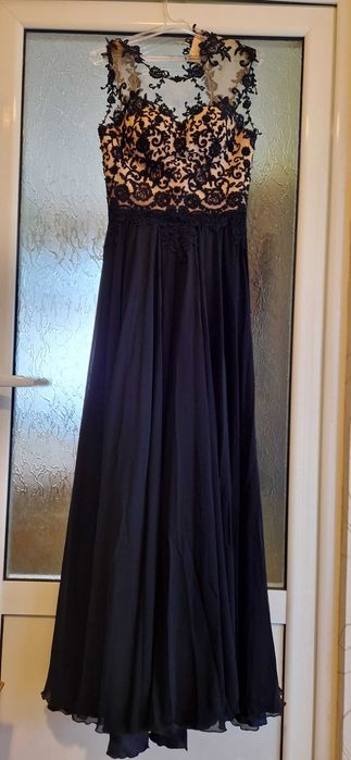 Официална черна рокля