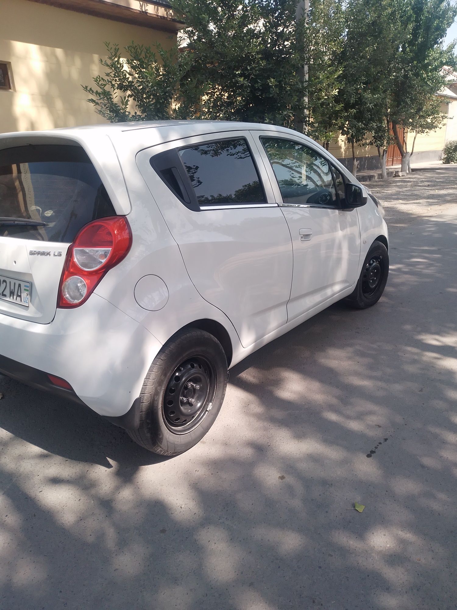 Chevrolet spark...
