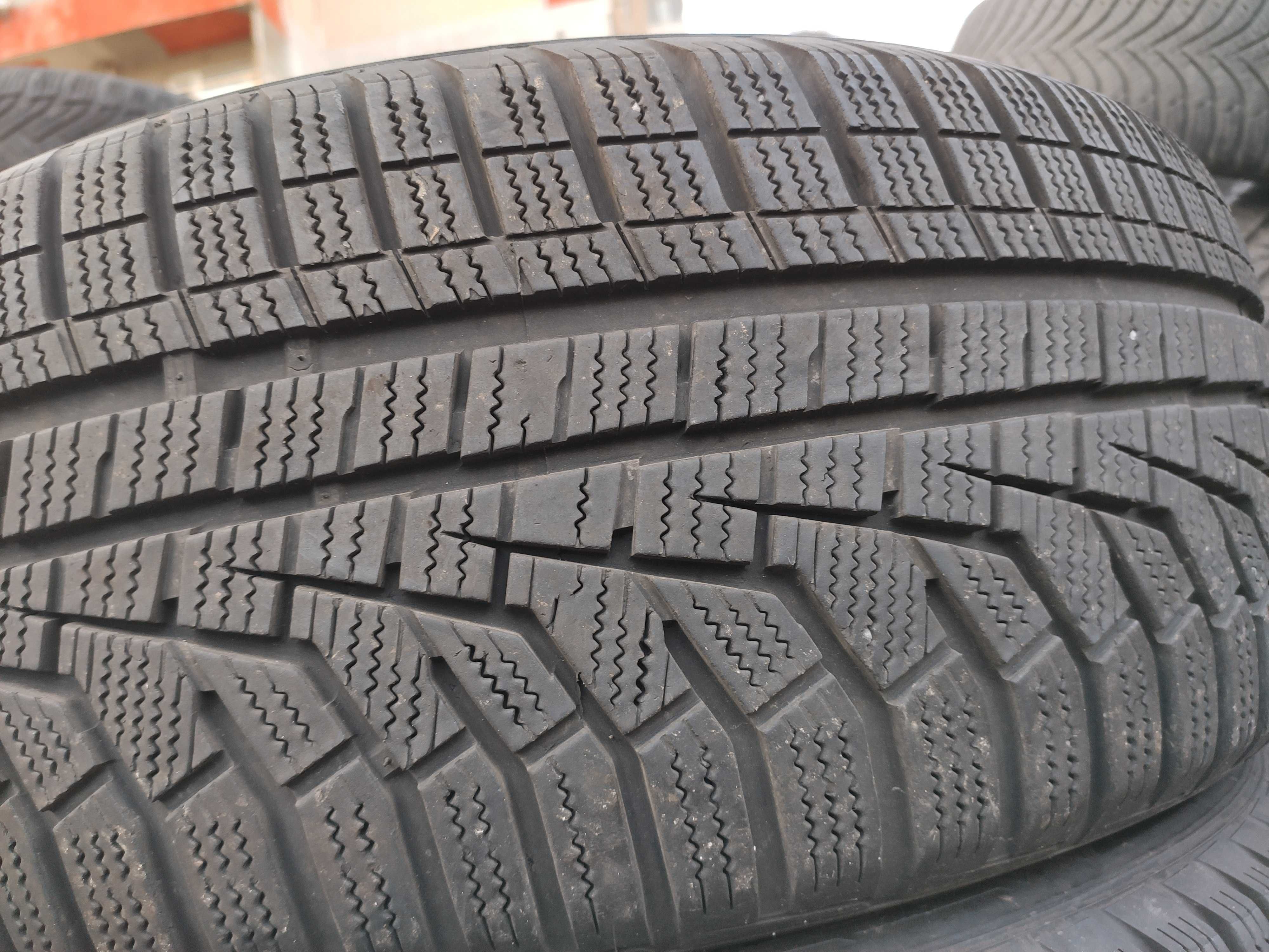 4бр Зимни гуми 225 50 17 - Hankook