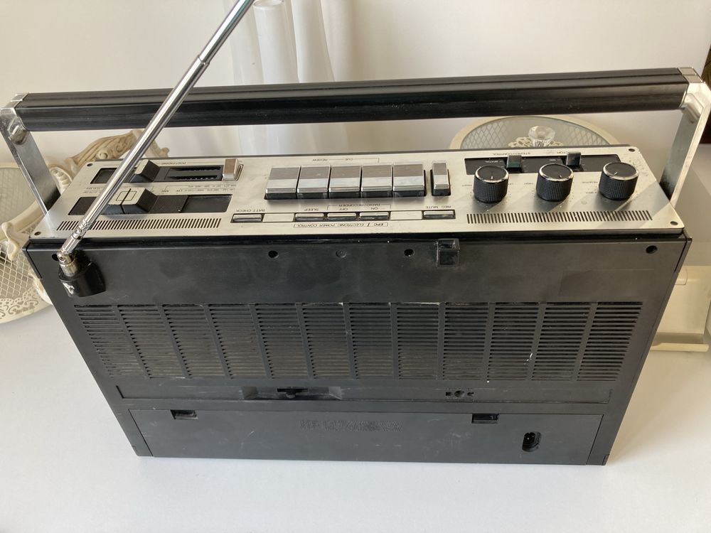 Радиокасетофон Philips 8589