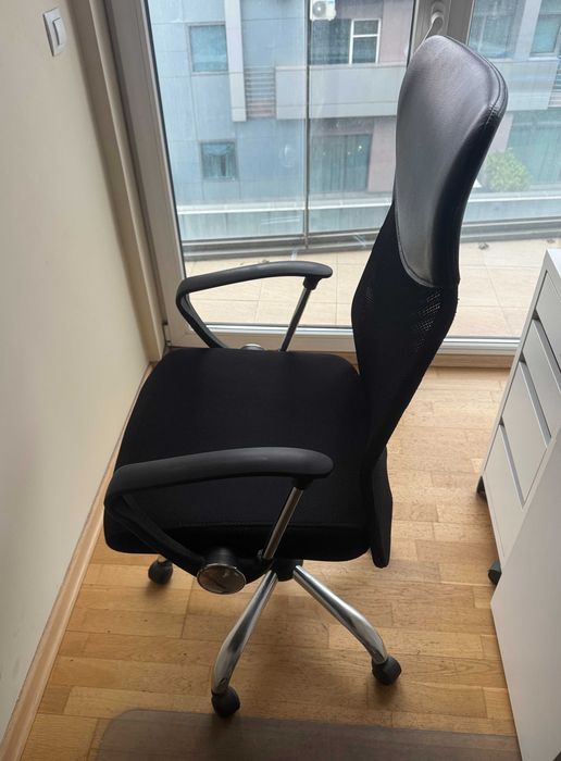 Ергономичен офис стол