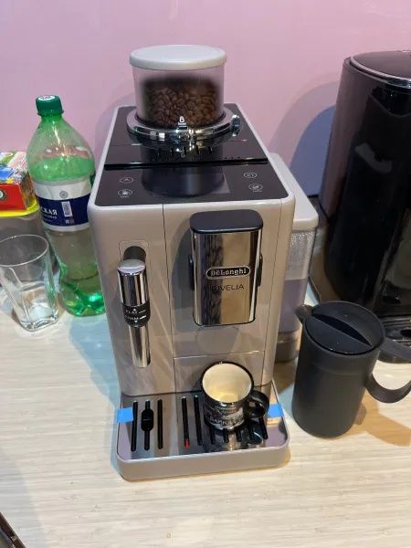 Кофемашина DeLonghi Rivelia EXAM440.55.B / BG/ G / W