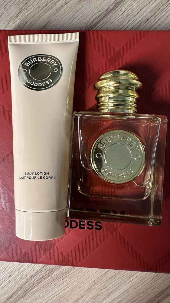 Комплект Burberry Goddes парфюм + лосион