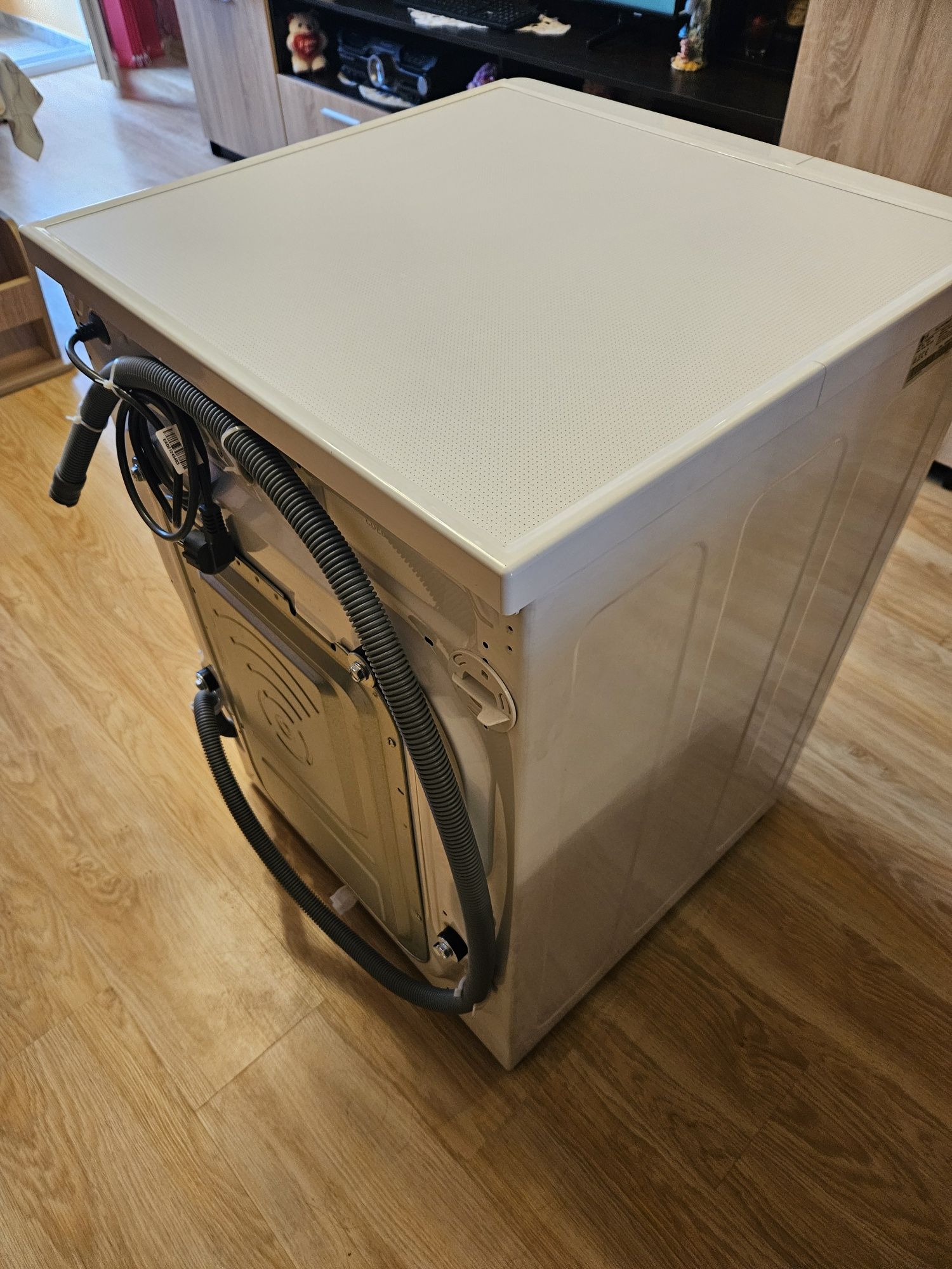 ПЕРАЛНЯ LG 13 kg Чисто Нова !!!