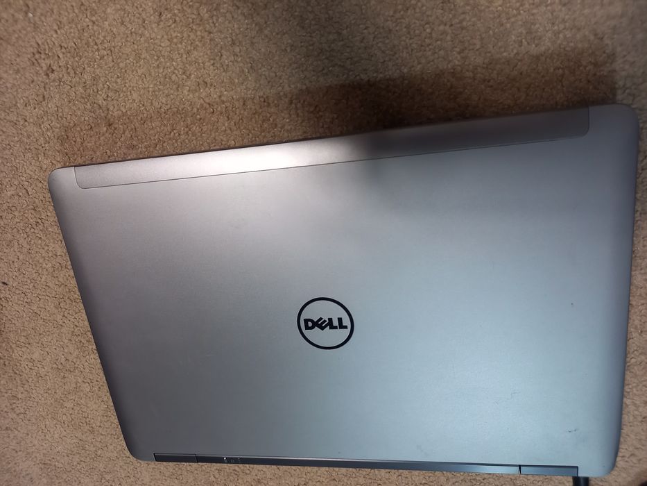 Laptop Dell,i7 gen 4 și 8 ram ,memorie 500gb,