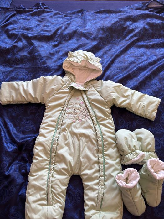 Бебешки зимен космонавт