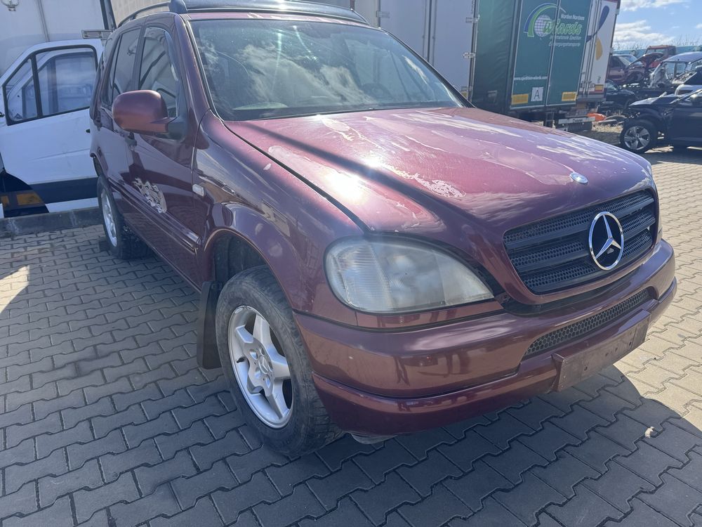 Dezmembrez Mercedes ML 270CDI W163