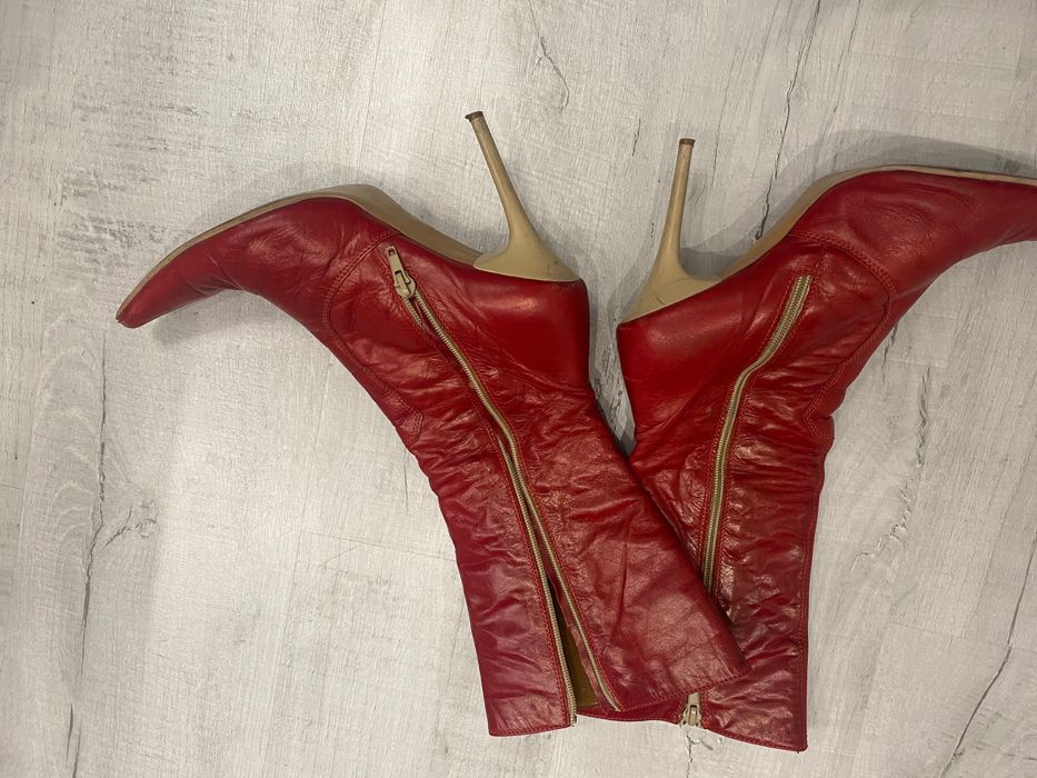 Червени елегантни ботуши на ток