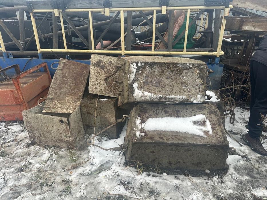 Продам якорята недорого