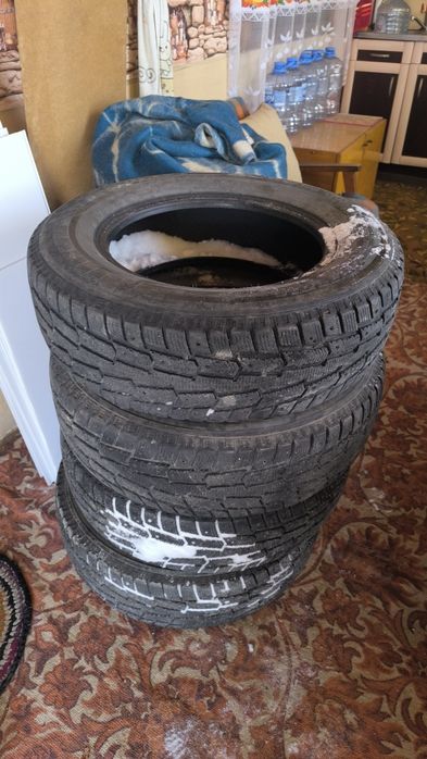 Резина 215/70R16