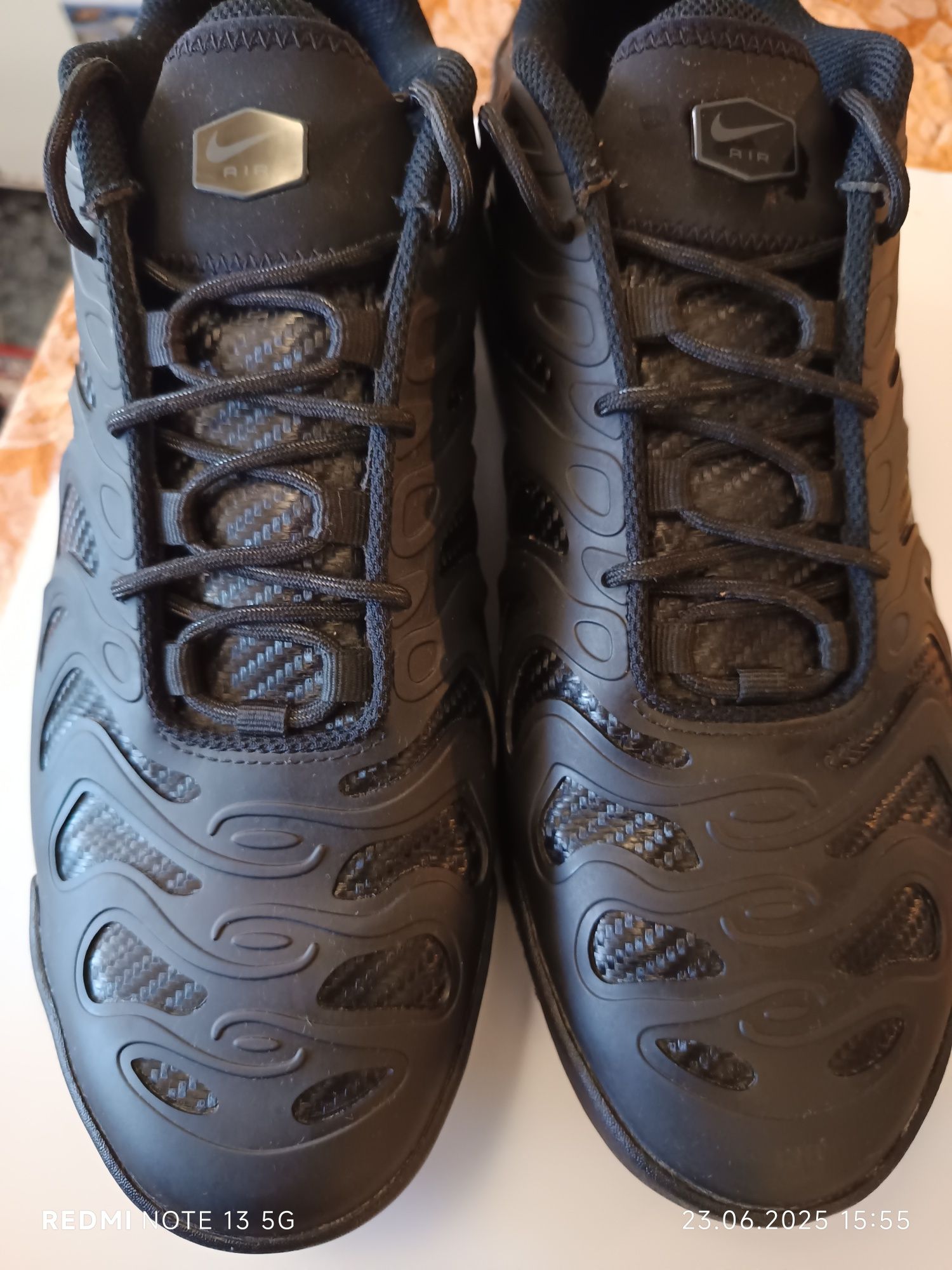Продават се нови маратонки , Nike