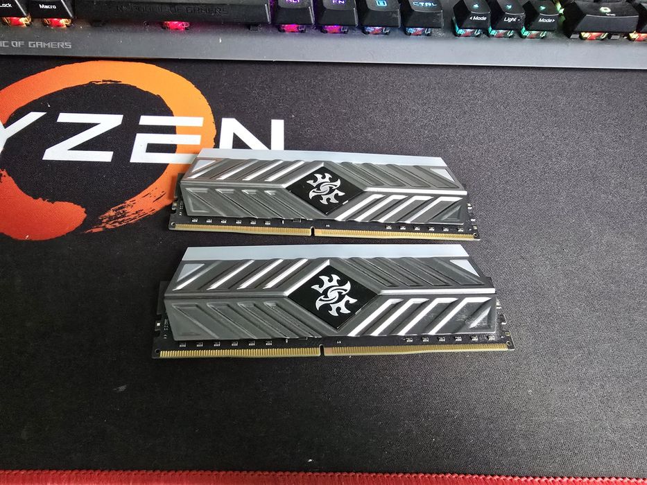 Kit ram DDR4 XPG 16Gb 3000Mhz RGB