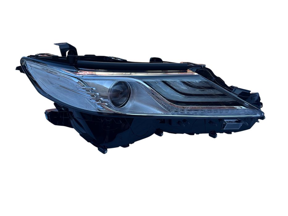 Передние фары Toyota Camry XV70 левая и правая