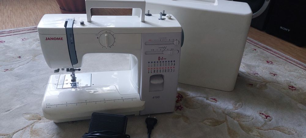 Продам швейную машину JANOME