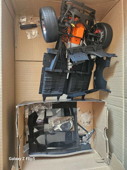 Продавам сглобени до 26бр Dodge charger R/T 1/8
