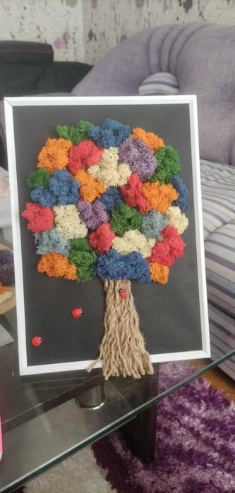 Кашпи и картини с цветя и мъх