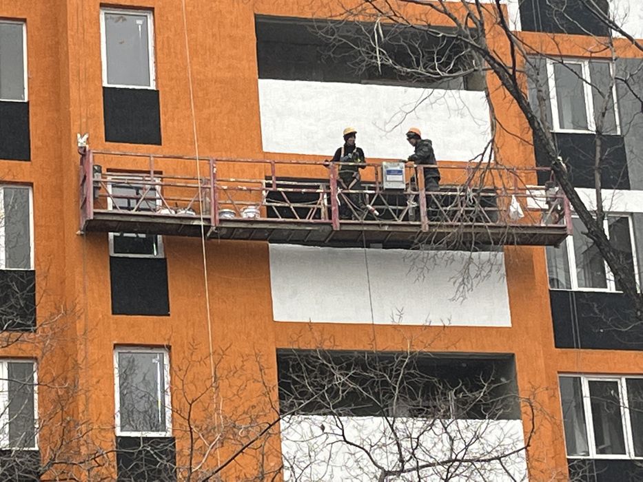 Аренда строительных люлек (фасадный подъемник)