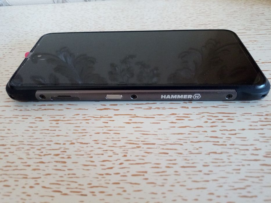 Смартфон Hammer BLADE 4