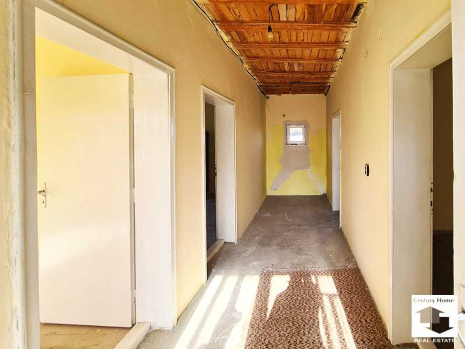 140329 Къща с равен двор и кладенец, в добро състояние, в с. Дъскот