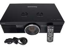 Proiector profesional Panasonic PT-AE4000 + lampa noua + telecomanda