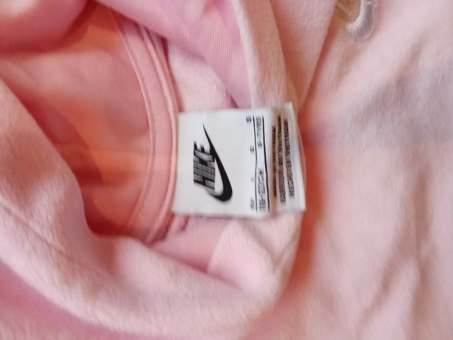 Анцунг Nike за момиче 6г.-20 лв.