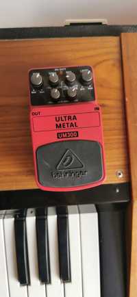 Behringer Ultra Metal UM300 pedală chitară distorsie overdrive
