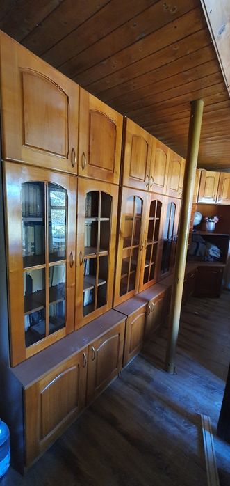Vând biblioteca din lemn masiv cireș