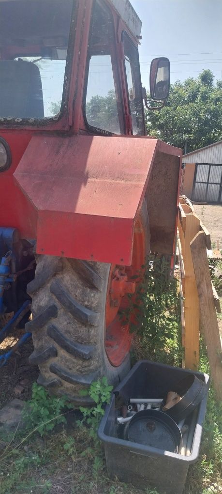 Tractor 650 și plug