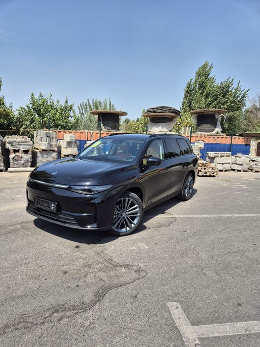 Leapmotor c16 2 pozitsiya 2025 hybrid