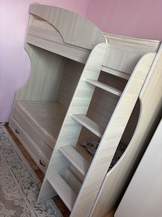 Кровать двухярусная