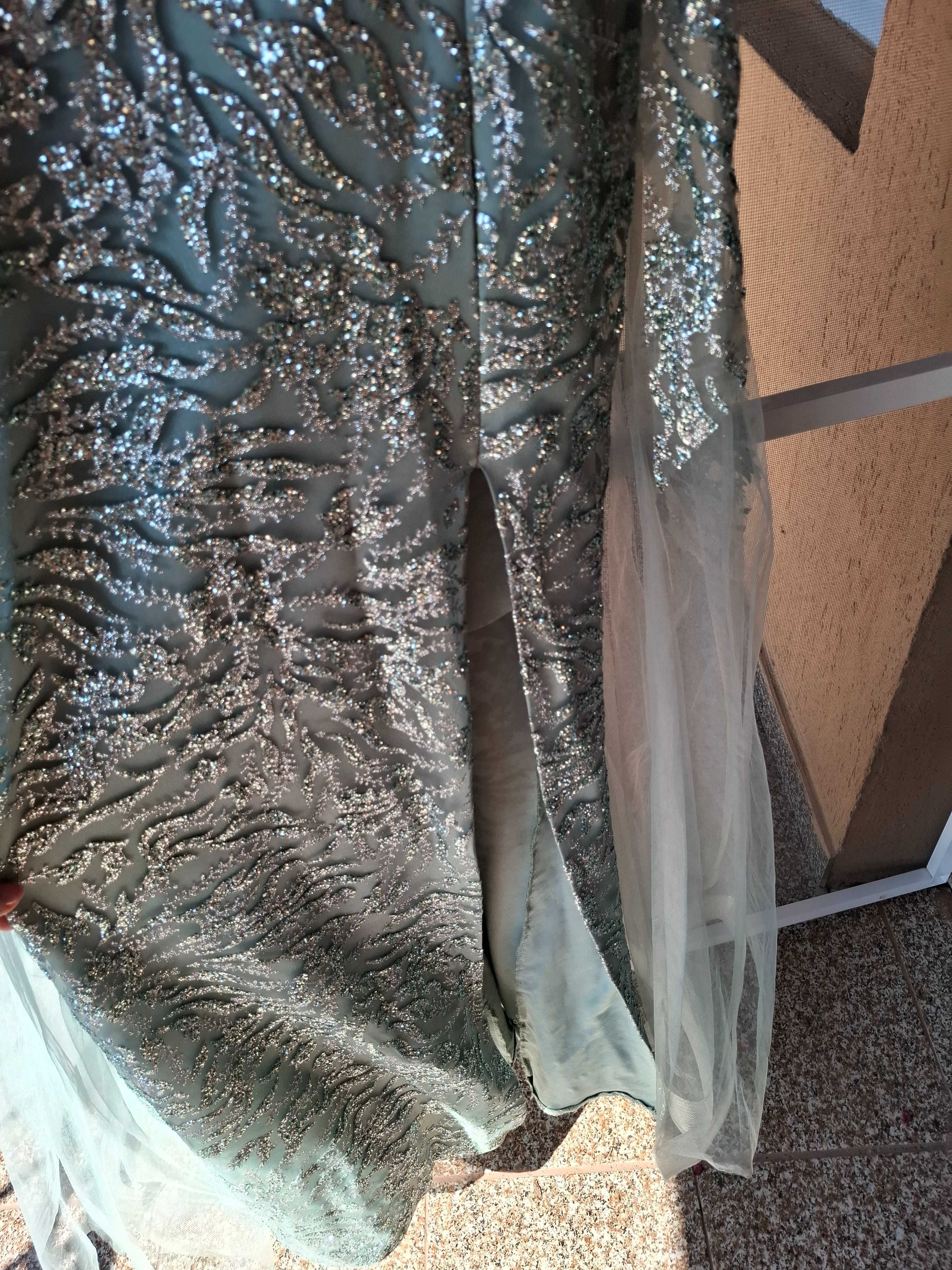 Rochie eleganta cu trena