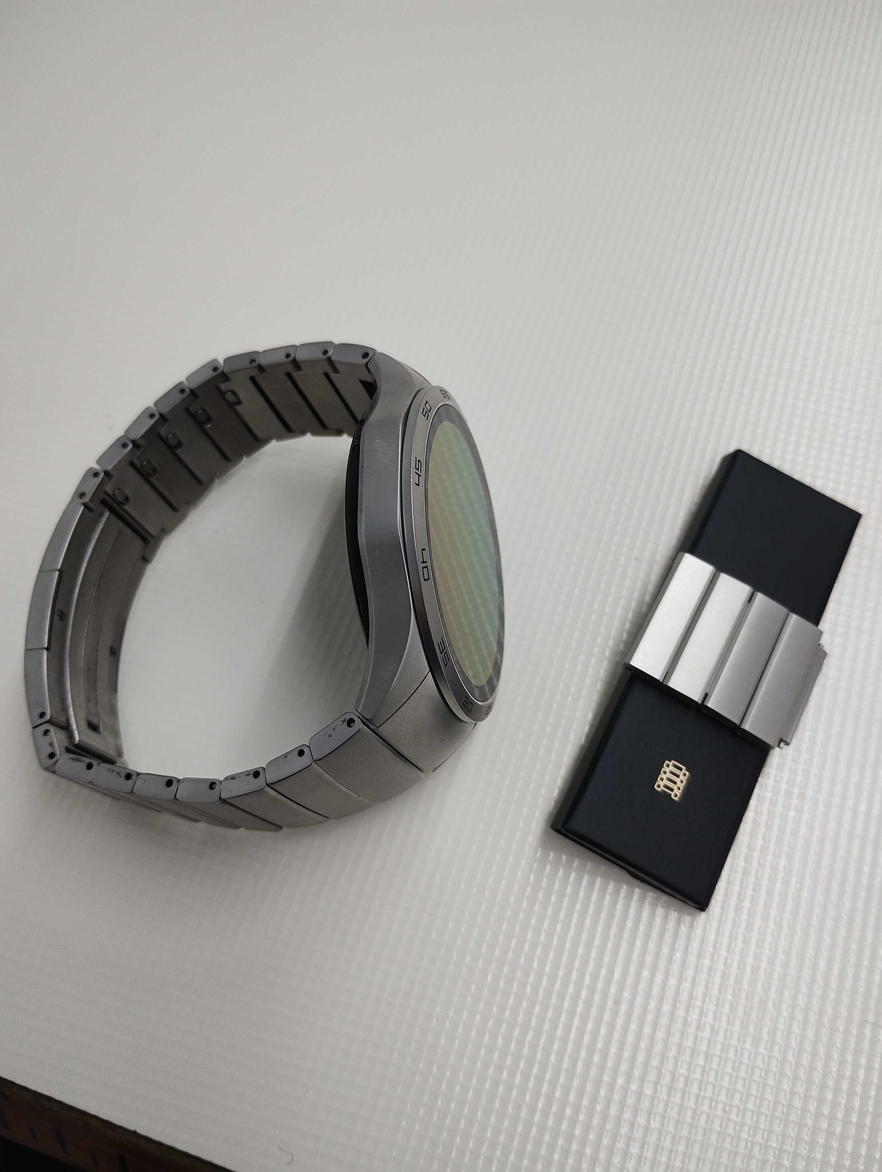 Продава се часовник Huawei watch smart  GT4