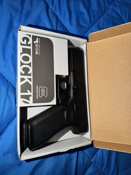 Replici pistoale airsoft