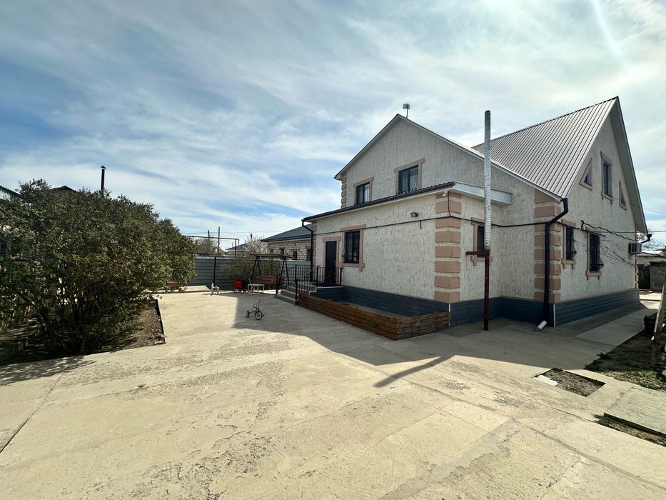 Жеке екі қабатты үй