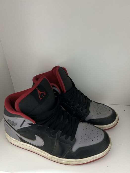 Jordan 1 mid black shadow