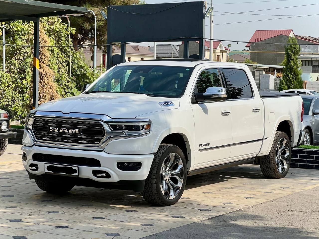 Dodge RAM 1500 hemi