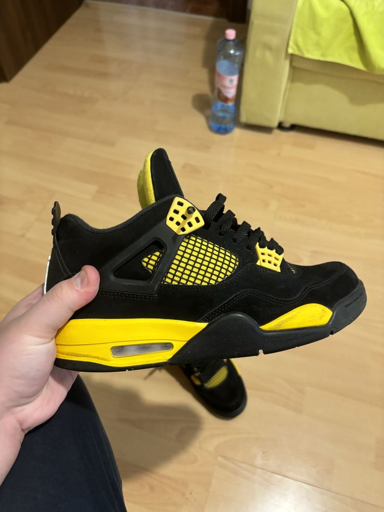 Jordan 4 retro Yellow thunder